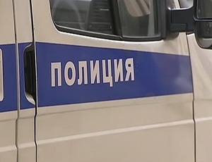 На северо-западе Москвы, у дома №12 по улице Маршала Бирюзова (ст. м. Октябрьское Поле) полицейские задержали торговца оружием